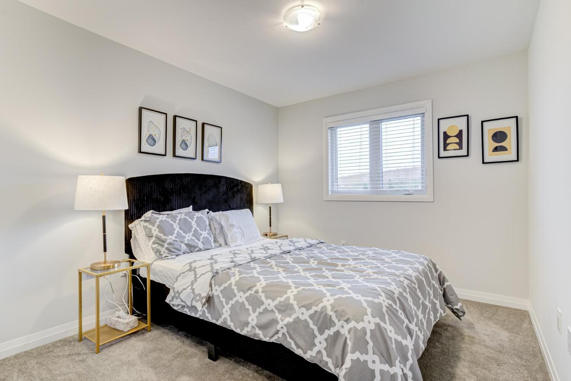 Niagara Falls Luxury Living - 8 Guest House Holiday home
