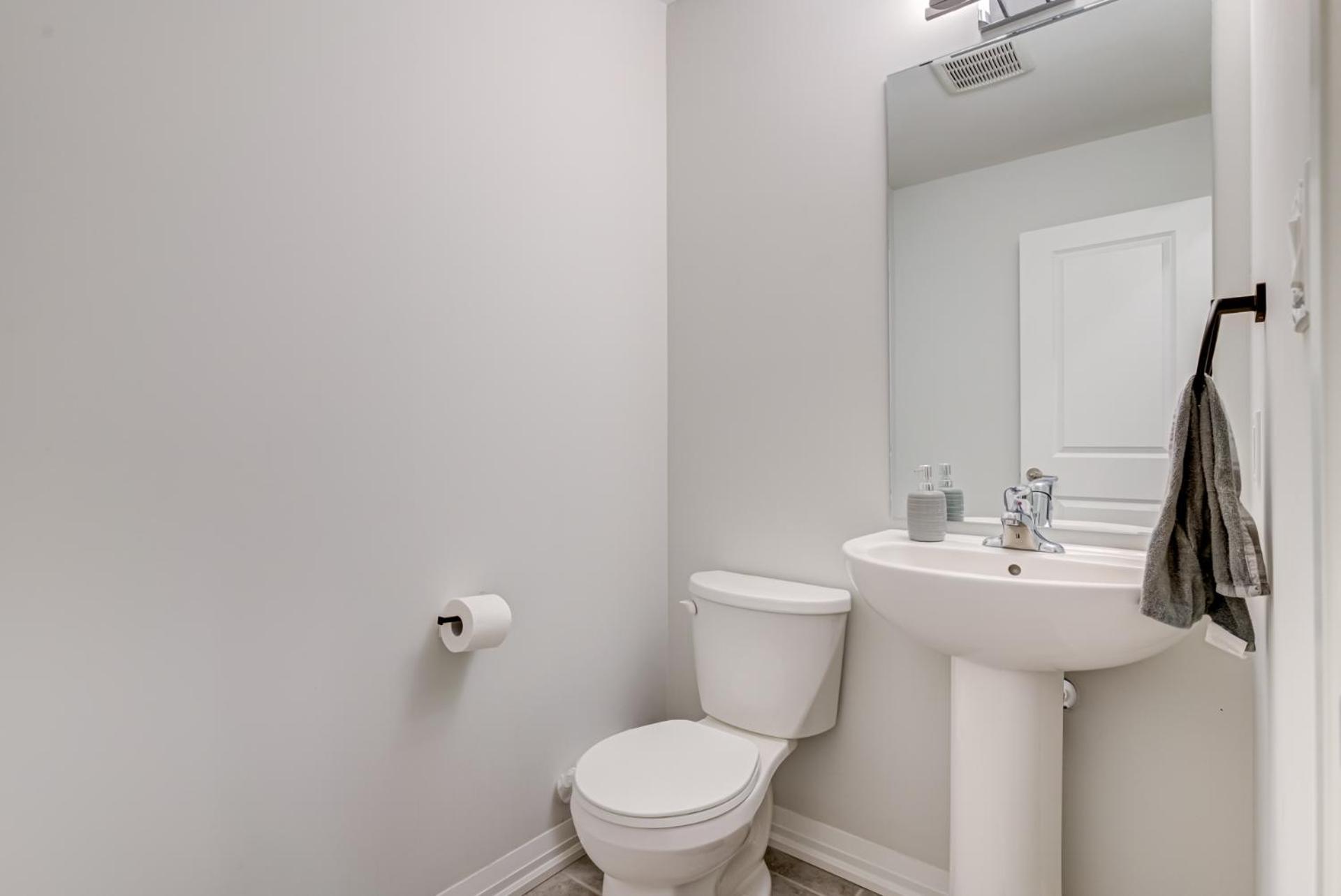 Niagara Falls Luxury Living - 8 Guest House