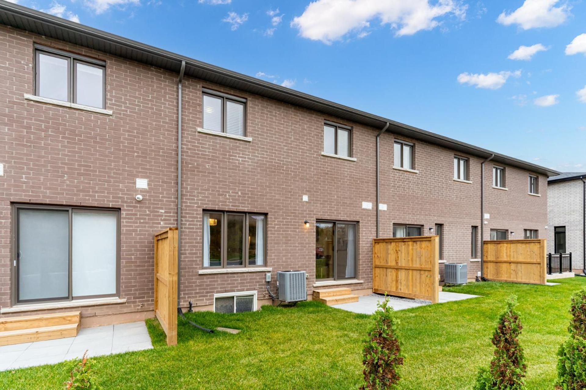 Niagara Falls Luxury Living - 8 Guest House Holiday home *